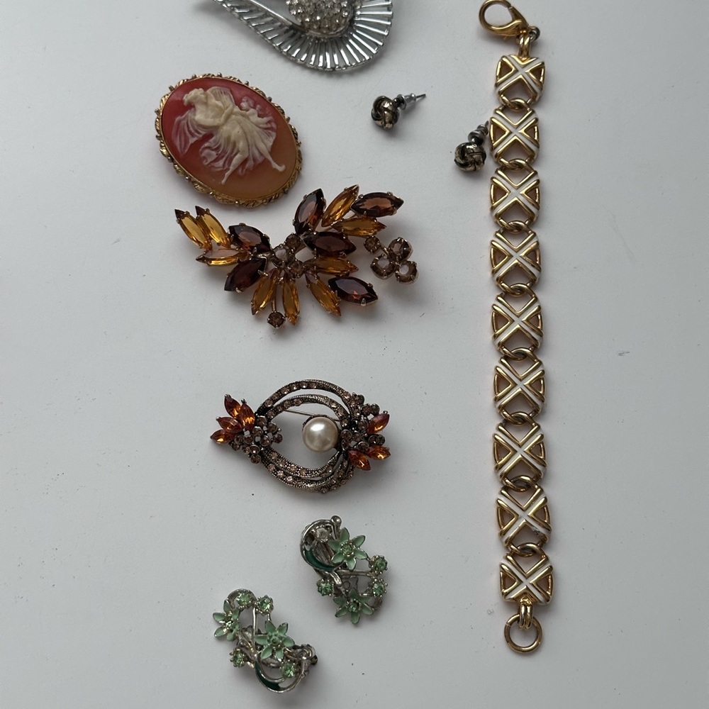 Elegant Vintage Brooch Collection Silver |Gold Bracelet & Green Clip Earrings